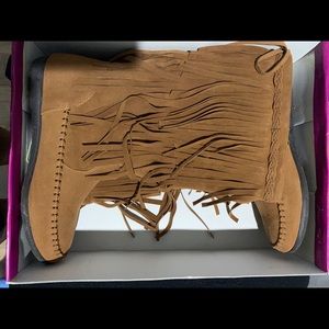 Fringe moccasin style boot